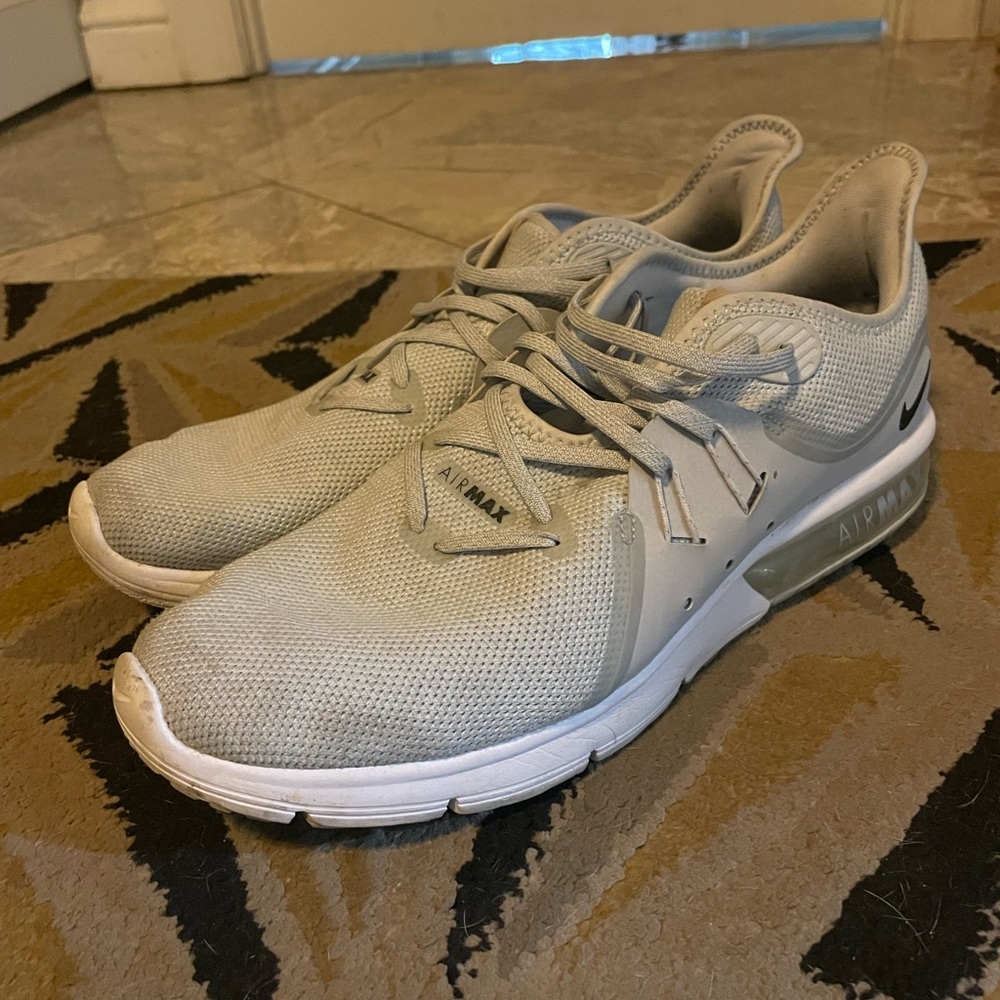 Nike Men's Light Gray Air Max Sneakers